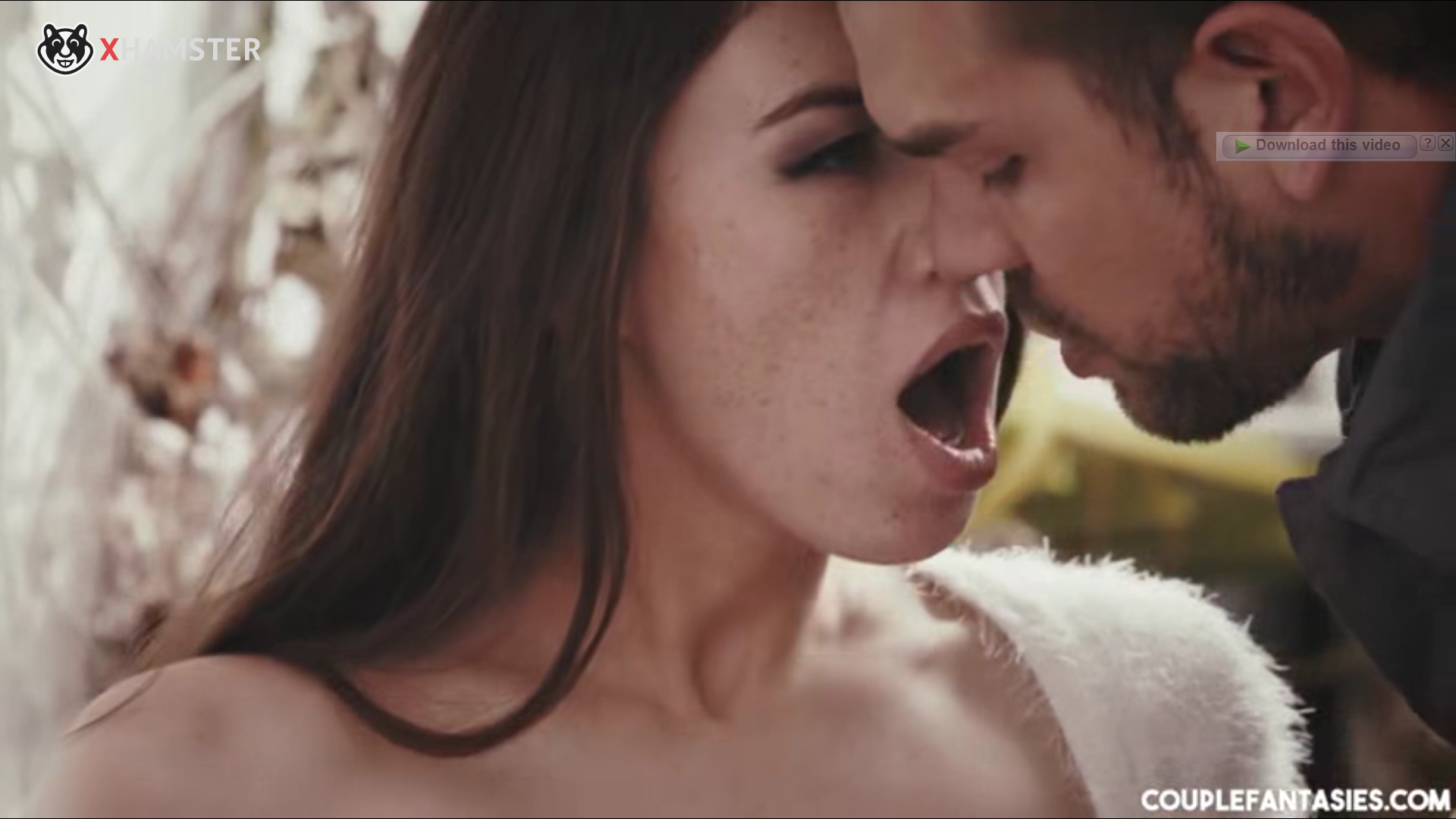 سكس عامل النظافة مع بياعة الورد في محل الورد سكس ساخن